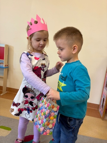 9c978c4a-1adc-40ec-90a0-e8b713be5101