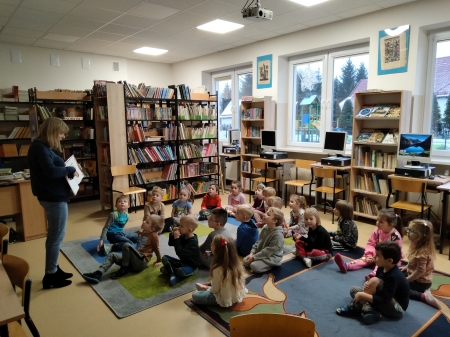 Pierwsza wizyta przedszkolaków w bibliotece 